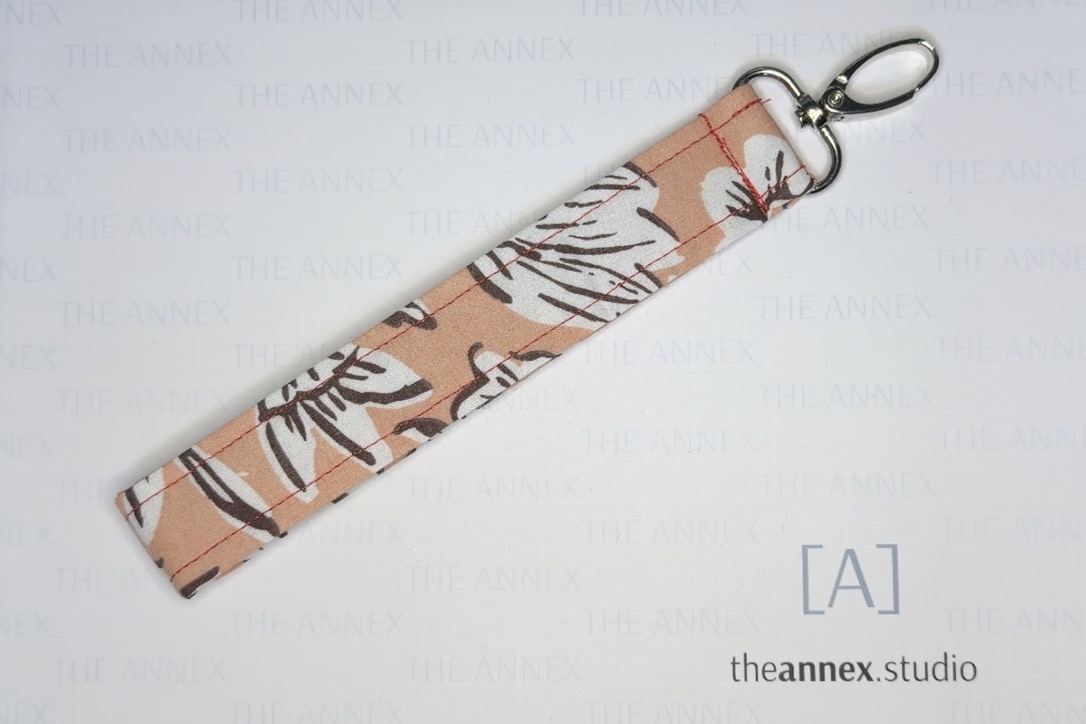 Peach Hibiscus Handmade Wristlet Keychain - Image 4